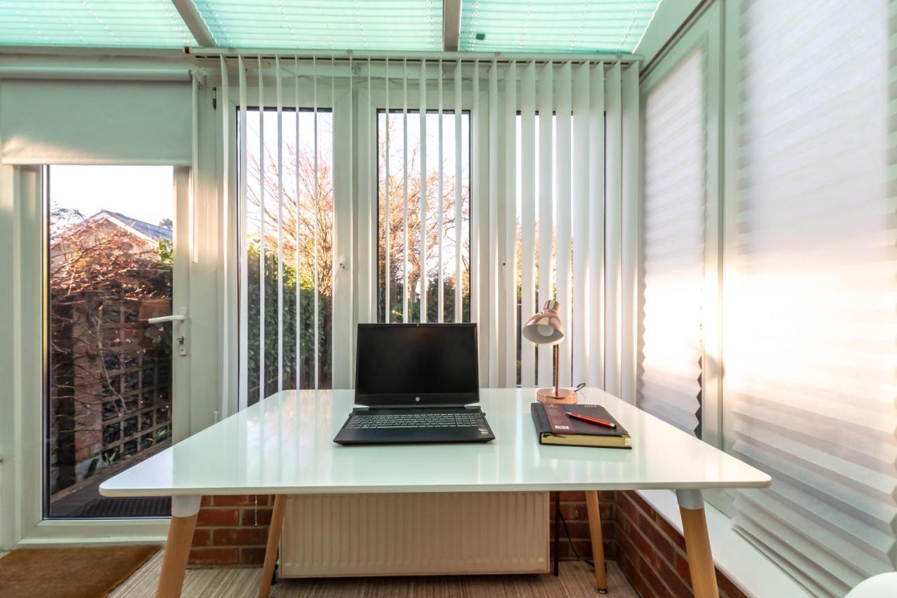 Cheerful 3-Bedroom Douglas House With Patio Southampton Exterior photo